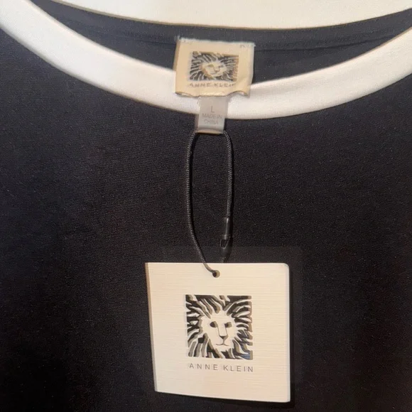 Anne Klein Black Top with White Ruffle Trim - Picture 2 of 6